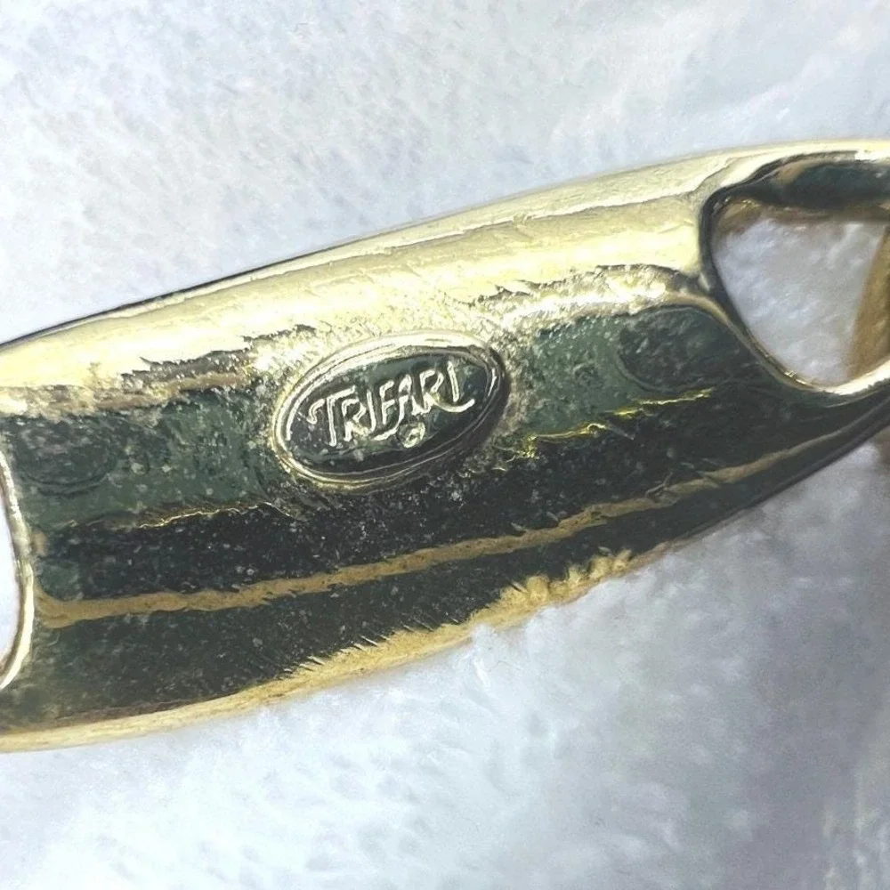 Vintage Trifari Panel Bracelet Enamel Aqua Green Gold Tone Fold‎ Over Clasp